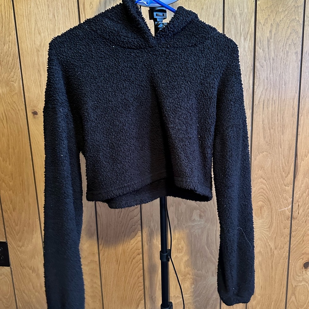 Black fuzzy crop top long sleeve